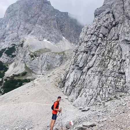 Jara Apartment- 公寓 *